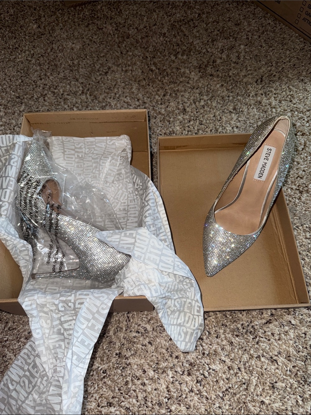 Steve Madden Glittered Silver Pointed-Toe Pumps